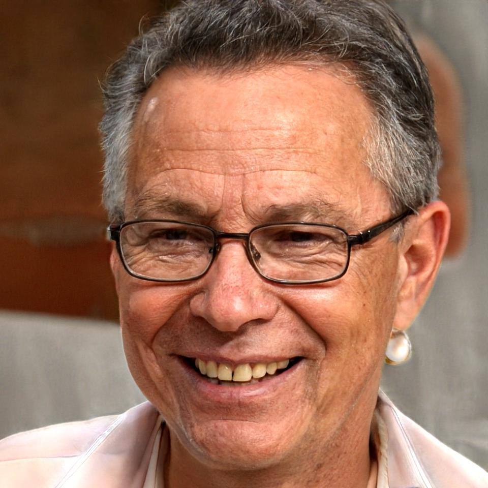 Portrait de Bastien Fougères, formateur spécialisé en finance d'entreprise